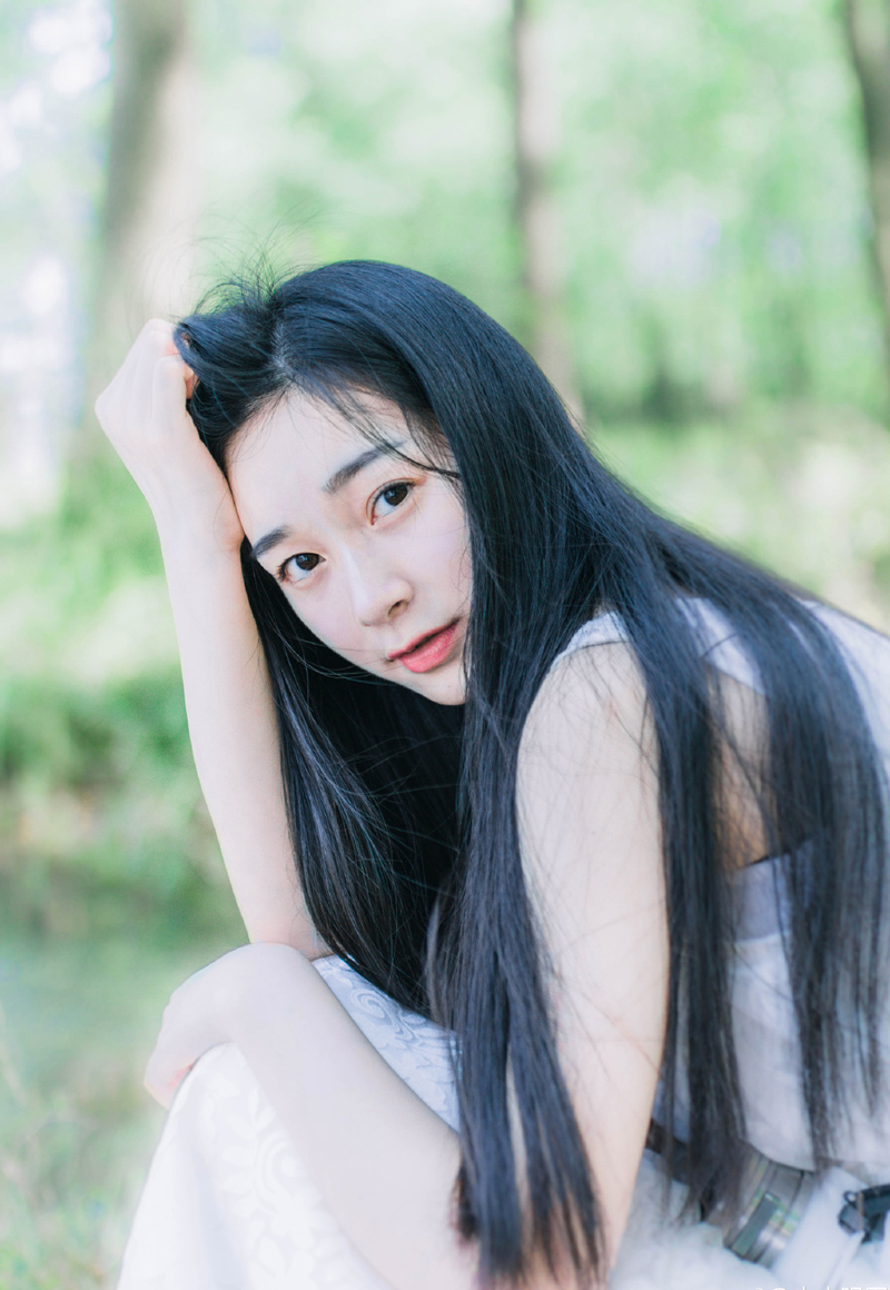 真正的朋友，是互相信任，彼此尊重，朋友是坦荡无私，赤诚相见，朋友是敢于批评指过，肝胆相照，当你有了缺点，好言相劝当你走了岔道及时提醒，朋友是当你成功了替你高兴，当你有了困难替你分担，有欢乐共同分享，朋友就是当你拘捕维艰时的扶搀，就是当你遭受打击时的支柱，就是与你手拉手，肩并肩齐心去跋涉人生的人！也许你一辈子的朋友就在你身边！一但失去你就知道了谁是你的朋友了。